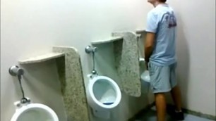 CRUISING PAJA EN EL BAÑO PUBLICO - PUBLIC HIDDEN.mp4